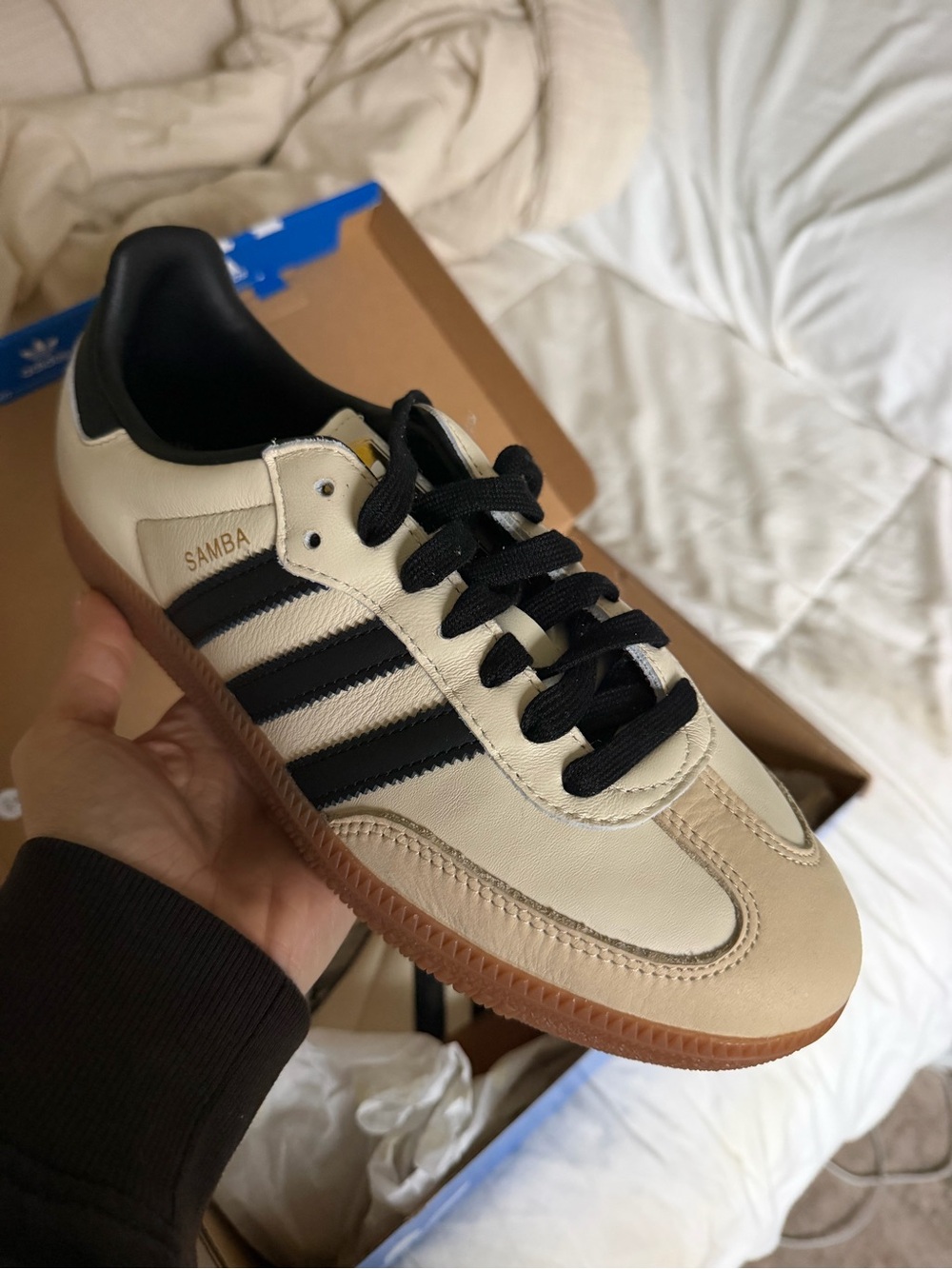 Adidas Samba Men’s Classic Cream and Black Shoes - Picture 4 of 8